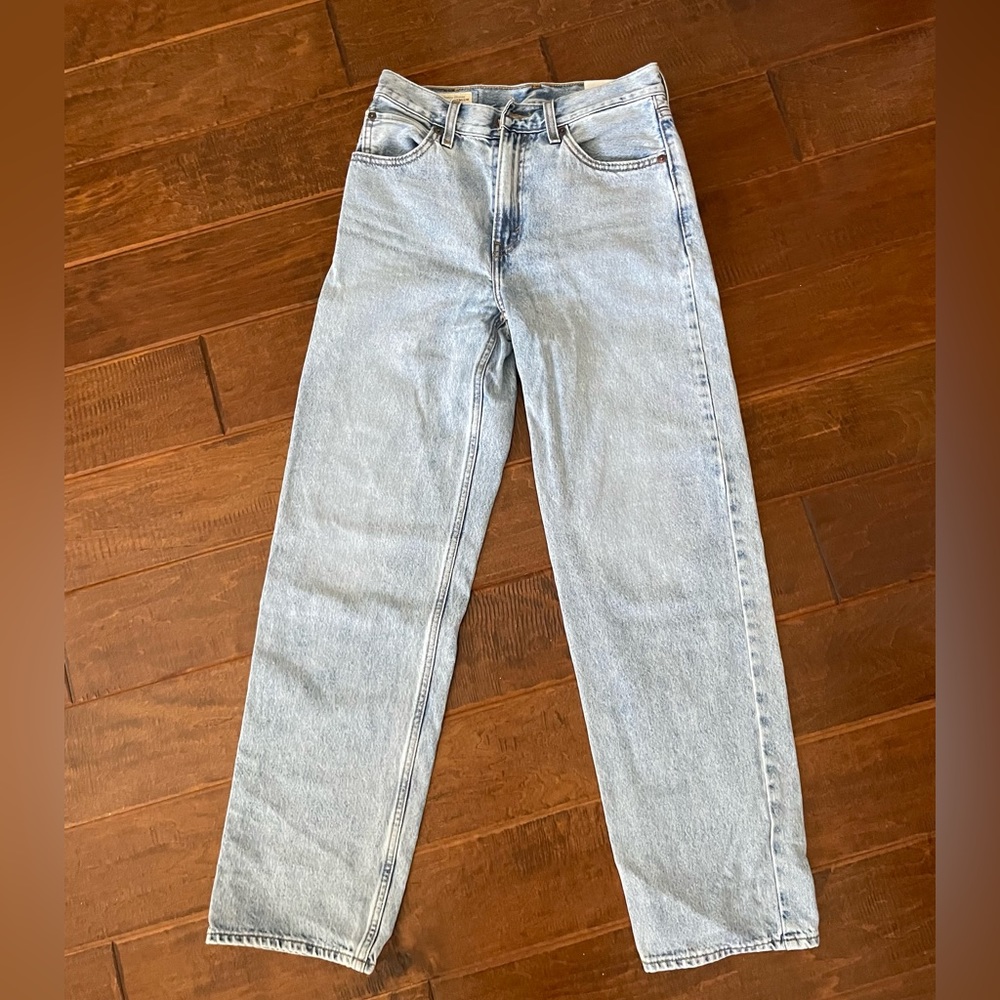 Levi’s baggy dad Jean